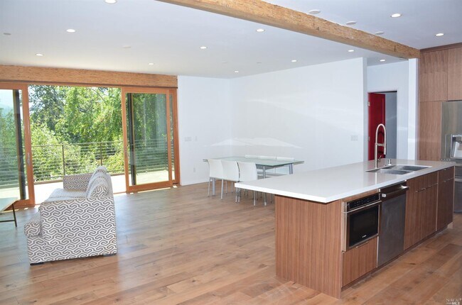 Foto del edificio - 103 Woodland Rd