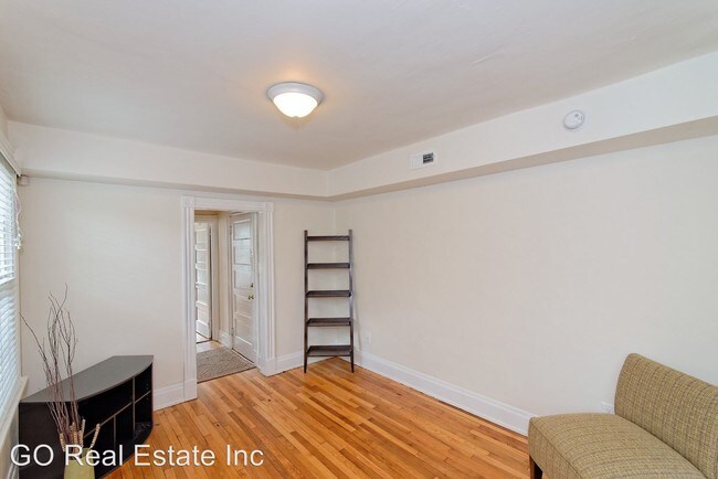 Building Photo - 3210 Stuart Ave