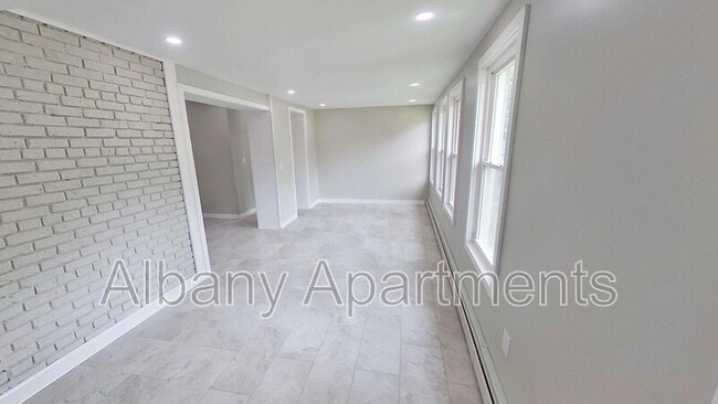 Building Photo - 4 Ten Eyck Ave