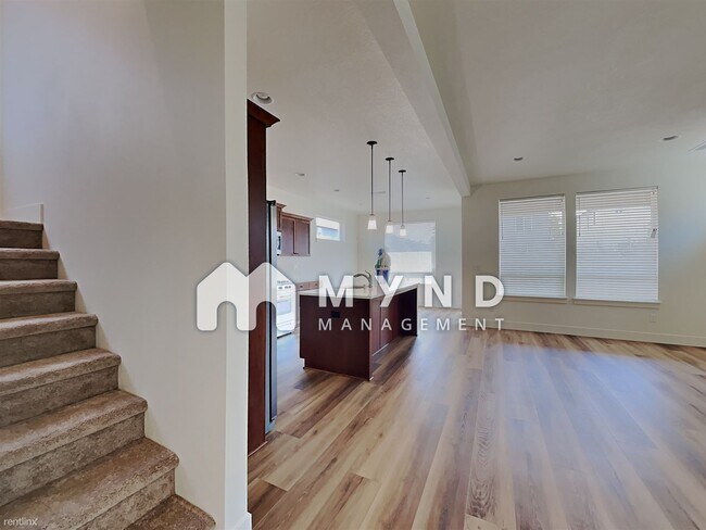 Building Photo - 3 br, 2.5 bath House - 12415 NE 102nd Way