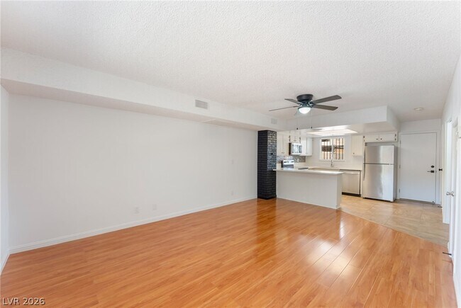 Foto del edificio - 1406 N Jones Blvd