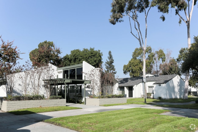 Building Photo - Placita Park