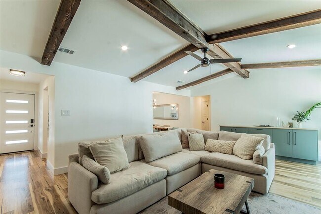 Foto del edificio - 5702 Whitebrook Dr