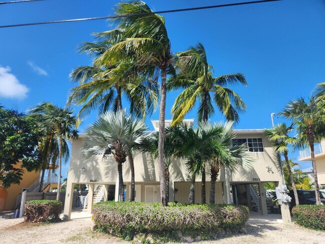 Foto del edificio - 9920 Aviation Blvd