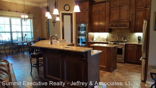 Foto del edificio - 6 br, 3 bath House - 2501 Caplis Sligo Rd