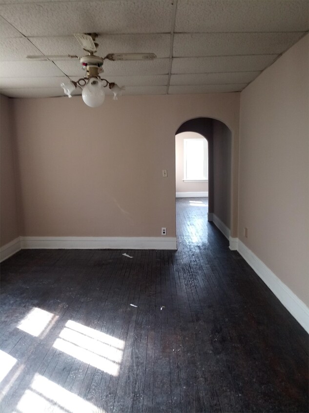 3925 Hemlock St Unit 1, East Chicago, IN 46312 Room for Rent in East