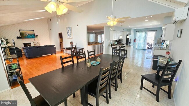 Foto del edificio - 702 Newell Ave
