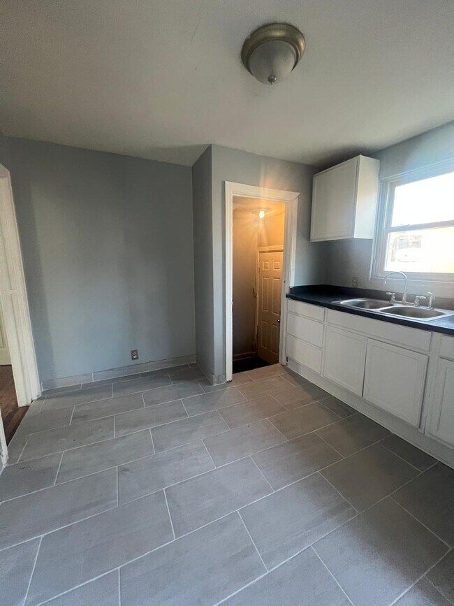 Foto del edificio - 10141 Roxbury St