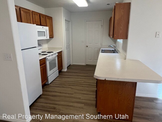 Building Photo - 3 br, 2.5 bath House - 1110 N 1650 W #4