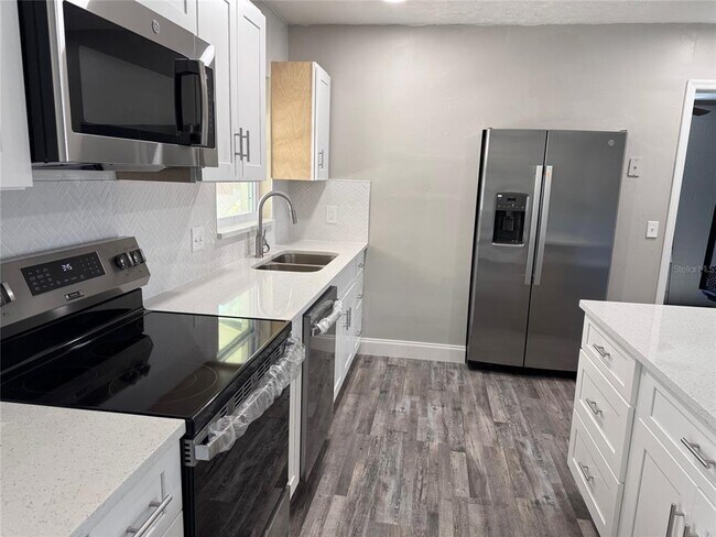 Building Photo - 1207 Windsor Cir