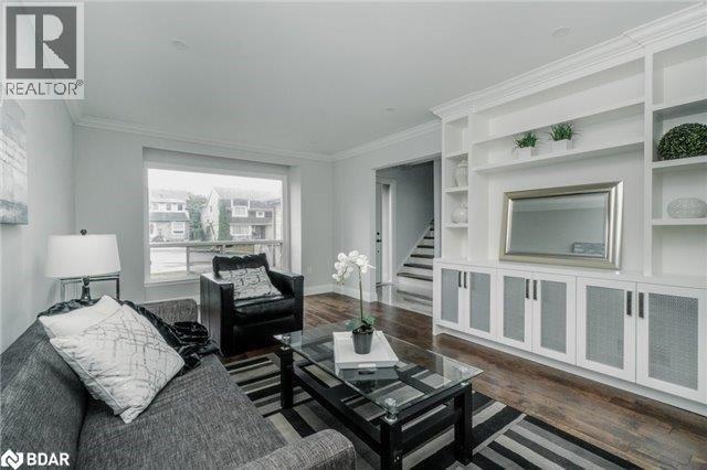 Photo du bâtiment - 1534 Forestdale Ct