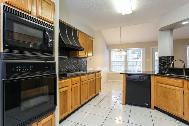 Building Photo - 5207 Village Springs Dr