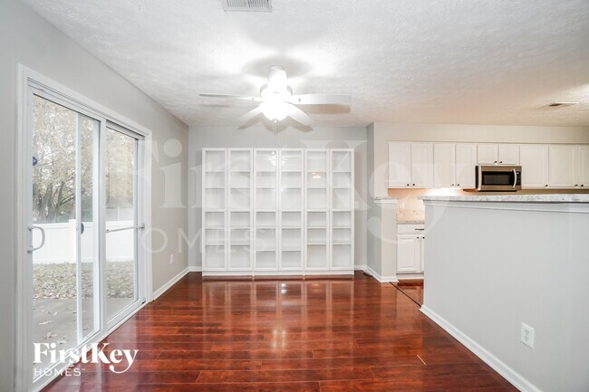 Building Photo - 4861 Fosterson Dr