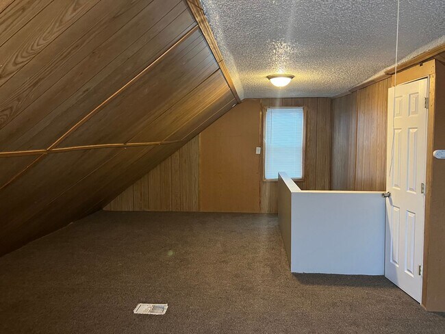 Building Photo - Welcome Home- Section 8 Approved-  Skip th...