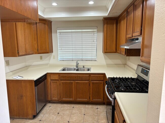 Foto del edificio - 7562 Coyote Creek Ct