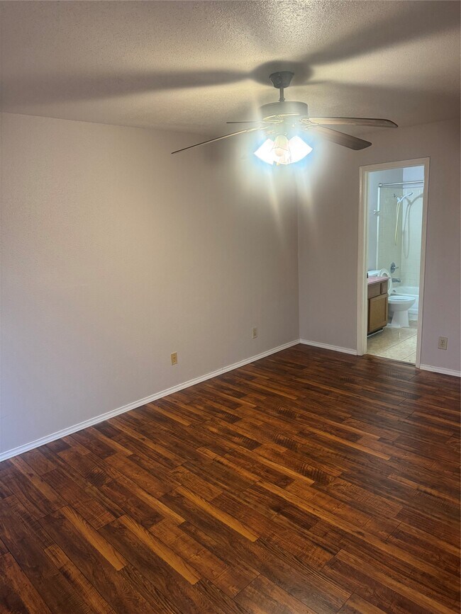 Foto del edificio - 9700 Leawood Blvd