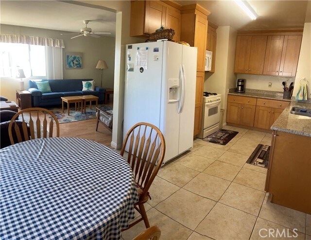 Building Photo - 33791 Silver Lantern St