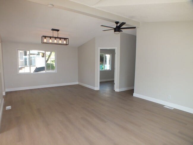 Building Photo - Rescue 4/3 retreat - includes separate cottage/office, 2 garage bays, RV pad and 5 acres with Sie...