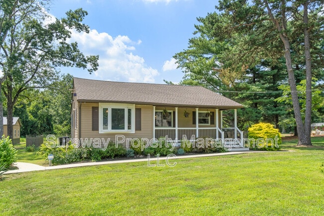 Building Photo - 425 Hay Rd