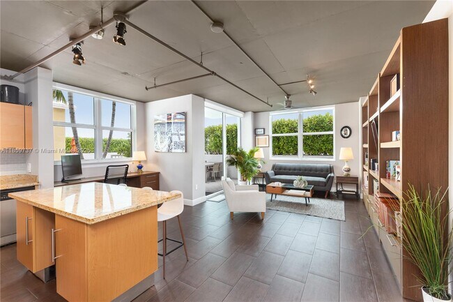 Foto del edificio - 3180 SW 22nd St