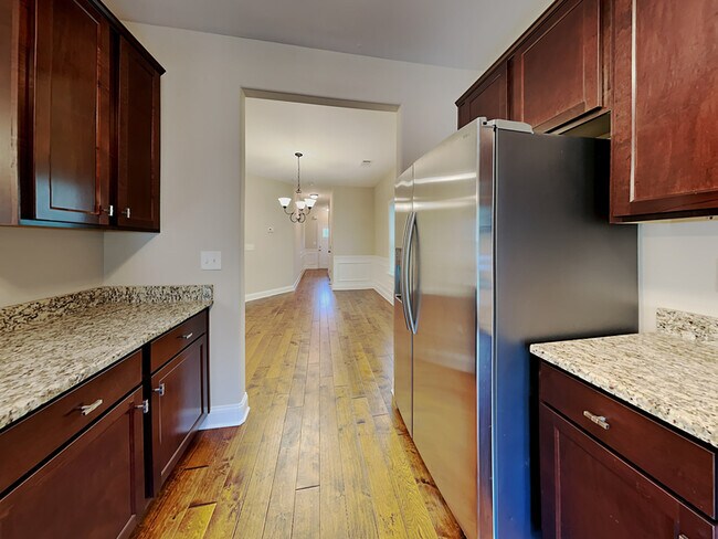Building Photo - 513 Kirkland Dr