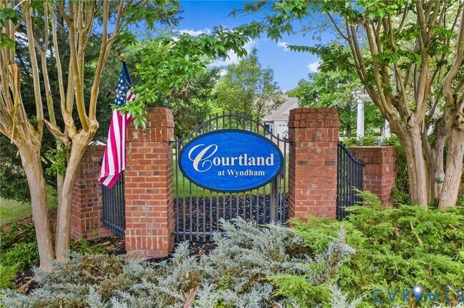 Foto del edificio - 5442 Fuller Dr