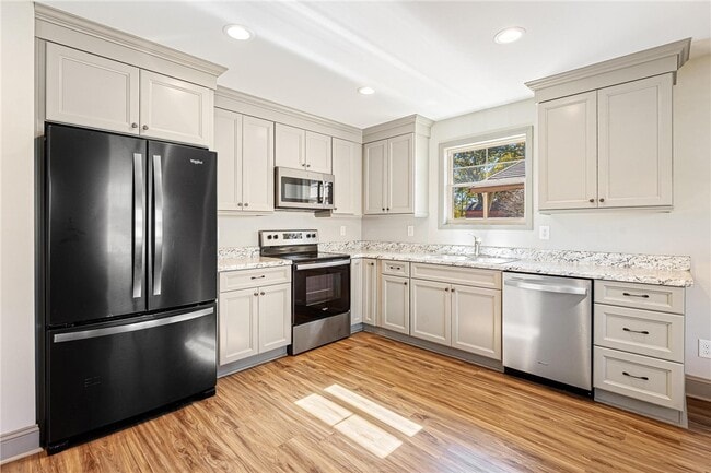 Foto del edificio - 300 Cottage Hl Ct