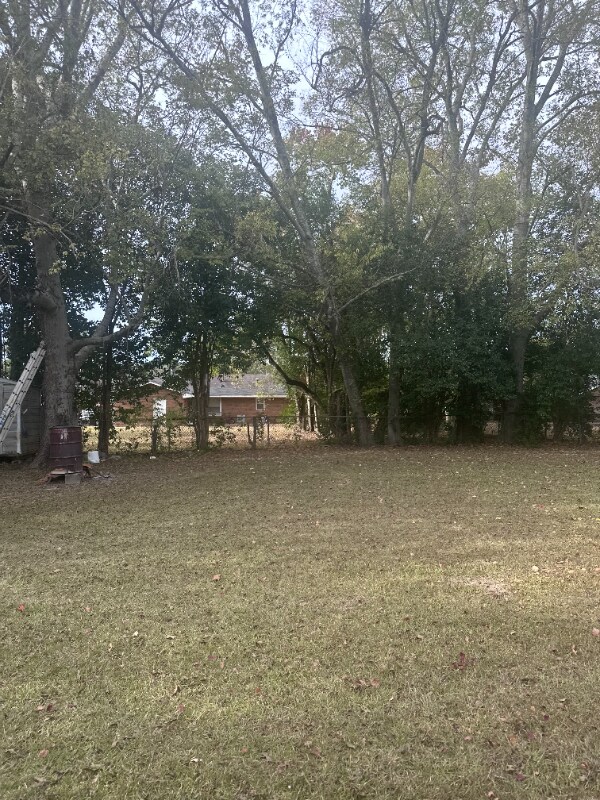 Foto del edificio - 2621 Norwich Dr