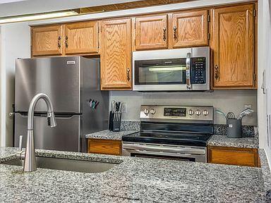 Building Photo - 505 Oppenheimer Dr, apt 811