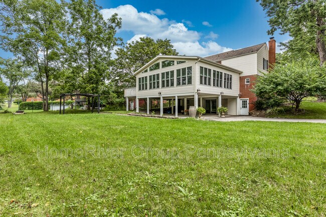 Building Photo - 8103 Patricia Dr