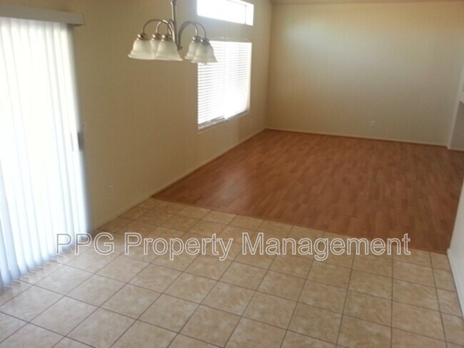 Foto del edificio - 6410 W Magnolia St