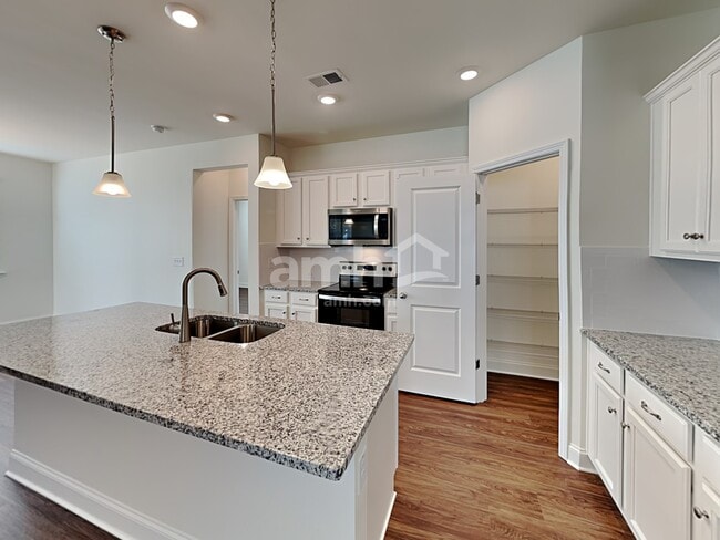 Foto del edificio - 6240 Bridlewood Ln