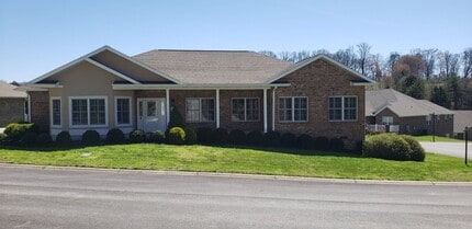 Building Photo - 2119 Zion Dr