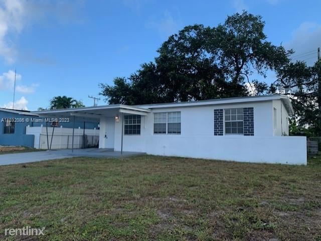 Building Photo - 3 br, 3.5 bath House - 4221 SW 39th St # 0