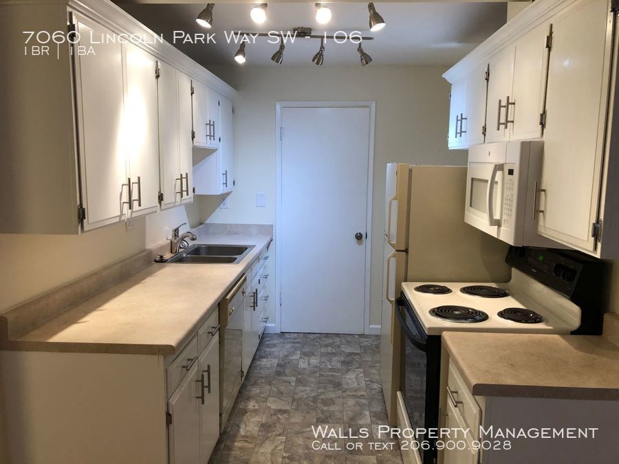 Primary Photo - 7060 Lincoln Park Way SW