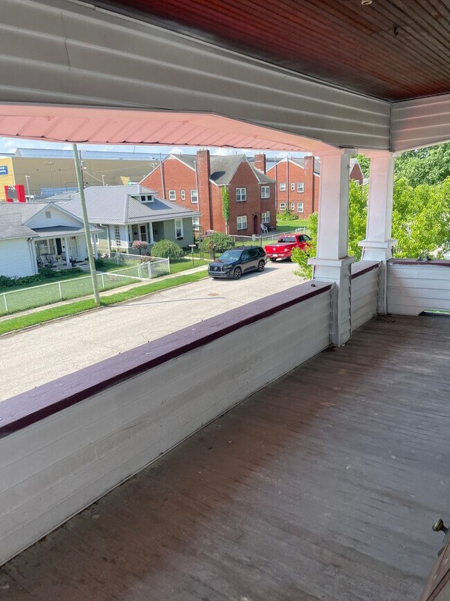 Foto del edificio - Four Bedroom Home in South Charleston