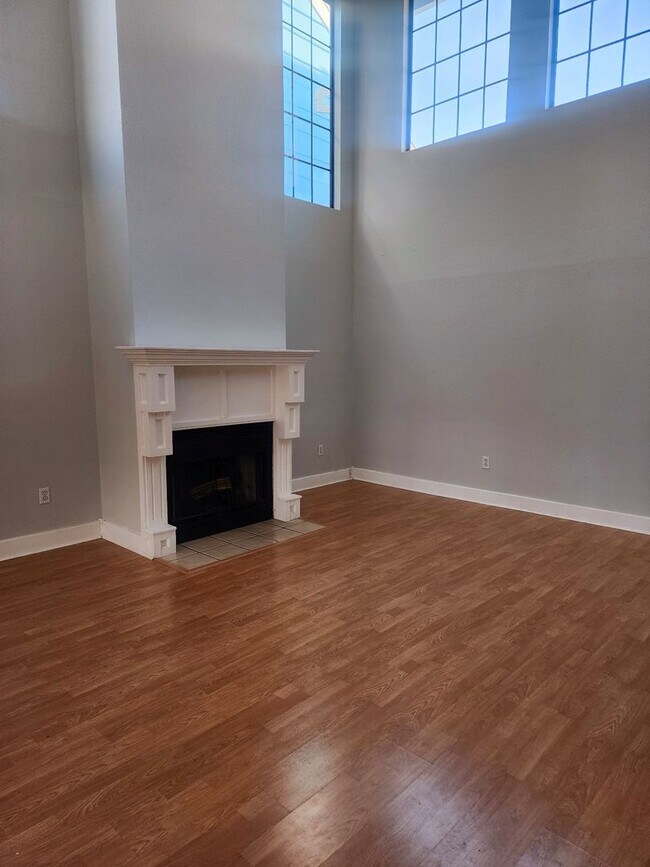 Foto del edificio - Three Bedroom Charming Neighborhood