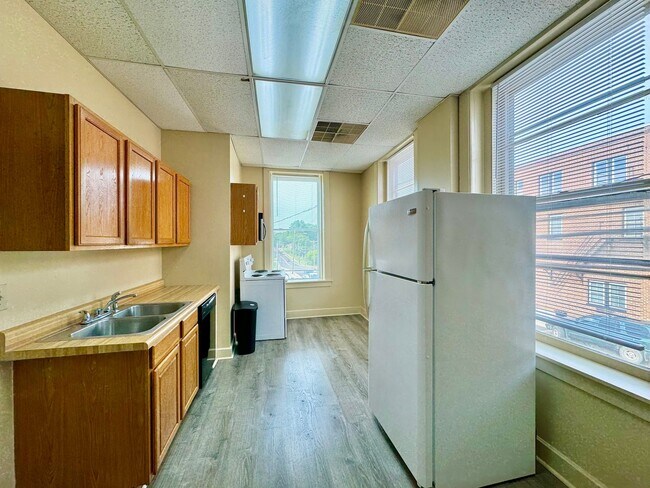 Foto del edificio - Downtown South Hill Apartment