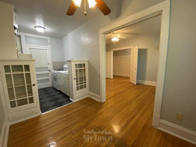 Building Photo - 0 bedroom in Chicago IL 60618