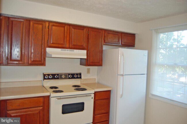 Building Photo - 6029 Rowanberry Dr