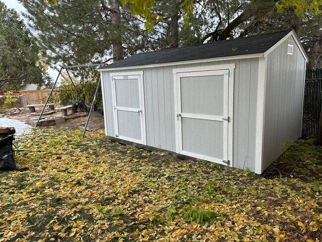 Building Photo - 7928 S DA VINCI DR