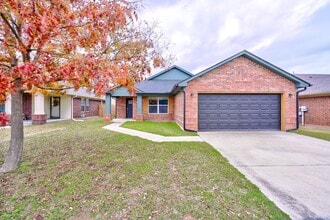 Building Photo - 2809 Frost Ln