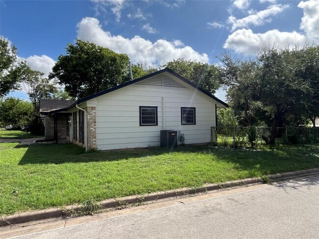 Foto del edificio - 8513 Maine Dr