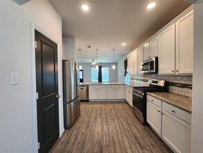 Building Photo - 411 Alaska Cedar Dr
