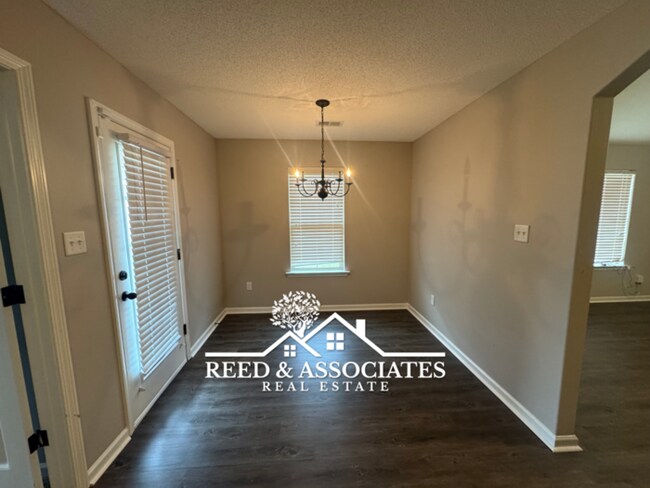 Foto del edificio - 4 Bedroom in Cordova!!