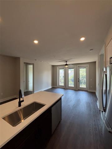 Foto principal - 3255 Carlisle St