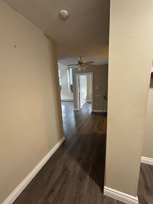 Foto del edificio - Large 2 Bed 1.5 Bath in Lowell!