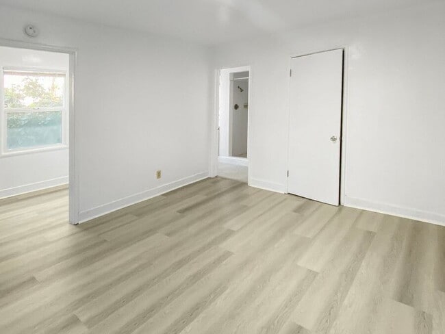 Photo - 1925 Tenth St Apartment