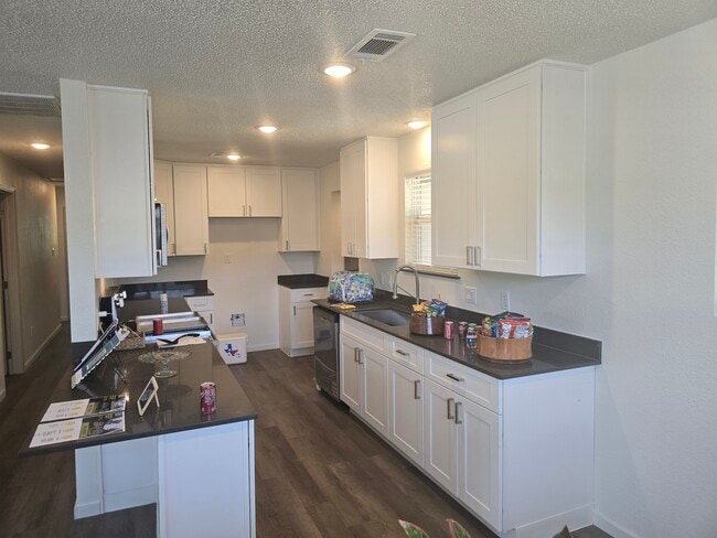 Cocina - 804 Avenue E