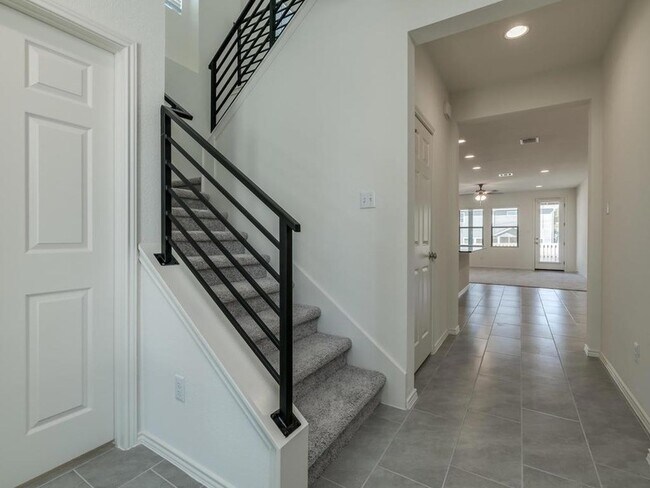 Foto del edificio - 2300 Ringstaff Rd